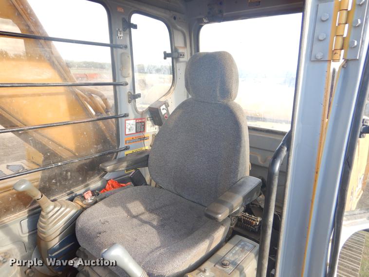 image for item FH9252 1997 John Deere 200LC excavator