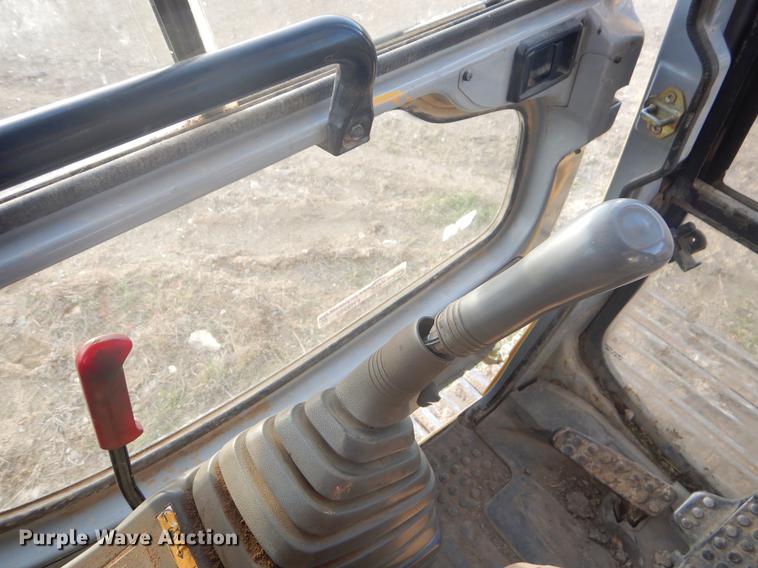 image for item FH9252 1997 John Deere 200LC excavator