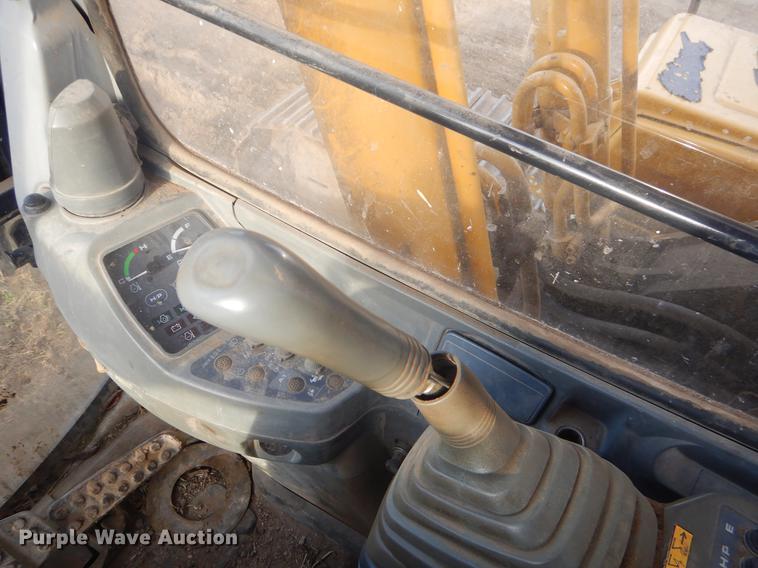 image for item FH9252 1997 John Deere 200LC excavator