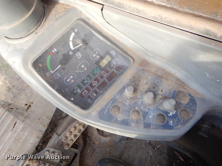 image for item FH9252 1997 John Deere 200LC excavator