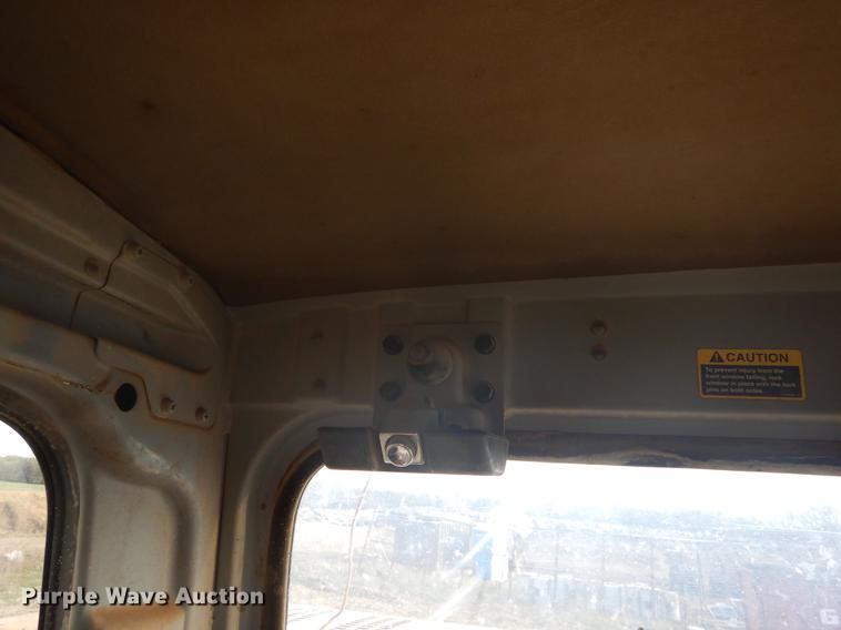 image for item FH9252 1997 John Deere 200LC excavator