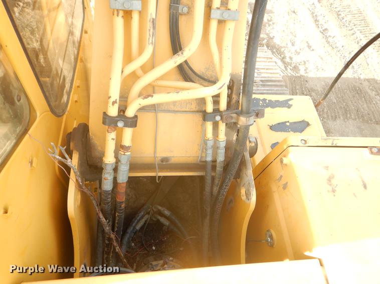 image for item FH9252 1997 John Deere 200LC excavator