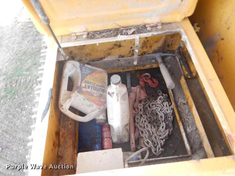 image for item FH9252 1997 John Deere 200LC excavator