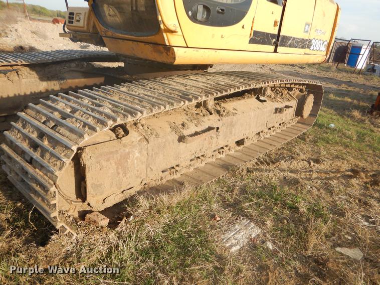 image for item FH9252 1997 John Deere 200LC excavator