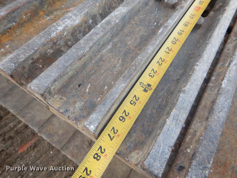 image for item FH9252 1997 John Deere 200LC excavator