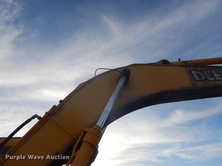 image for item FH9252 1997 John Deere 200LC excavator