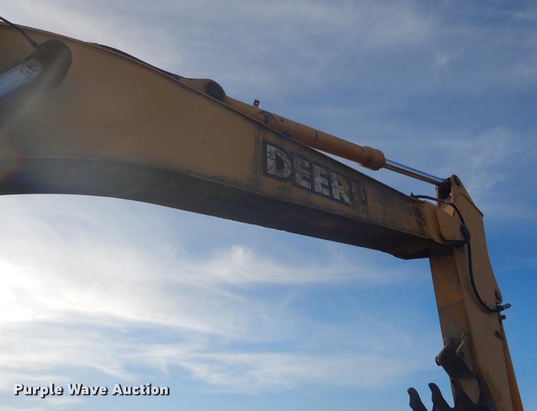 image for item FH9252 1997 John Deere 200LC excavator