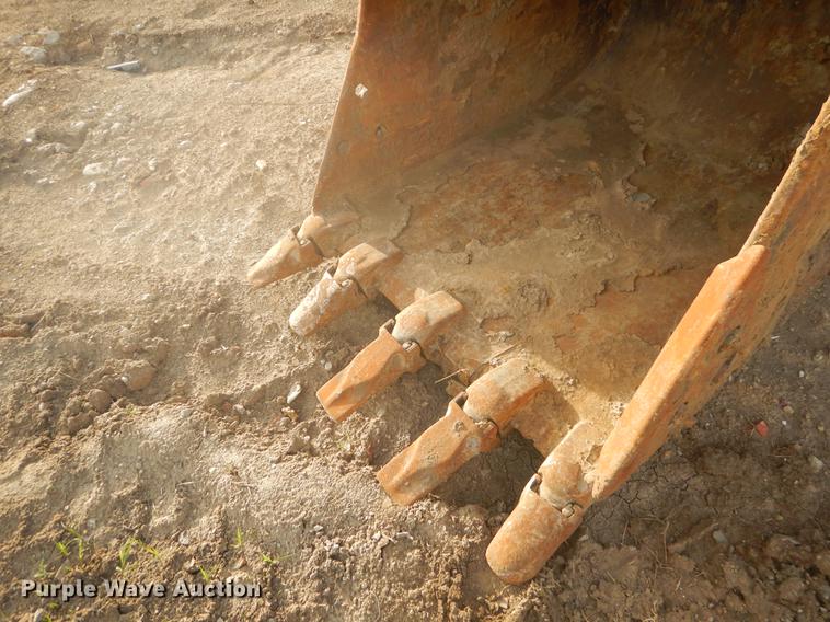 image for item FH9252 1997 John Deere 200LC excavator