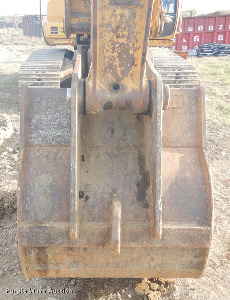 image for item FH9252 1997 John Deere 200LC excavator
