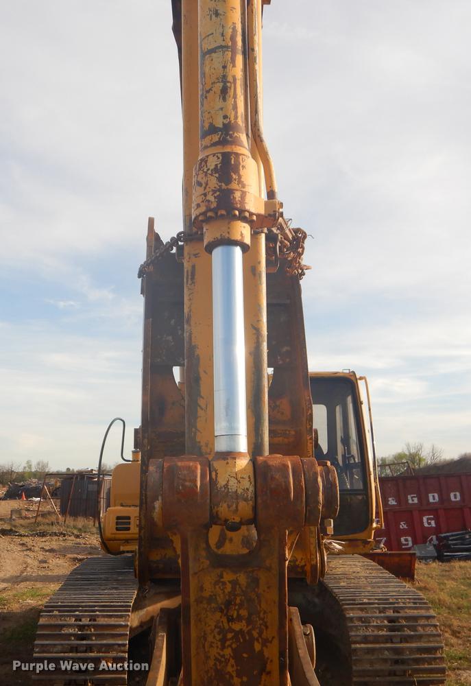 image for item FH9252 1997 John Deere 200LC excavator