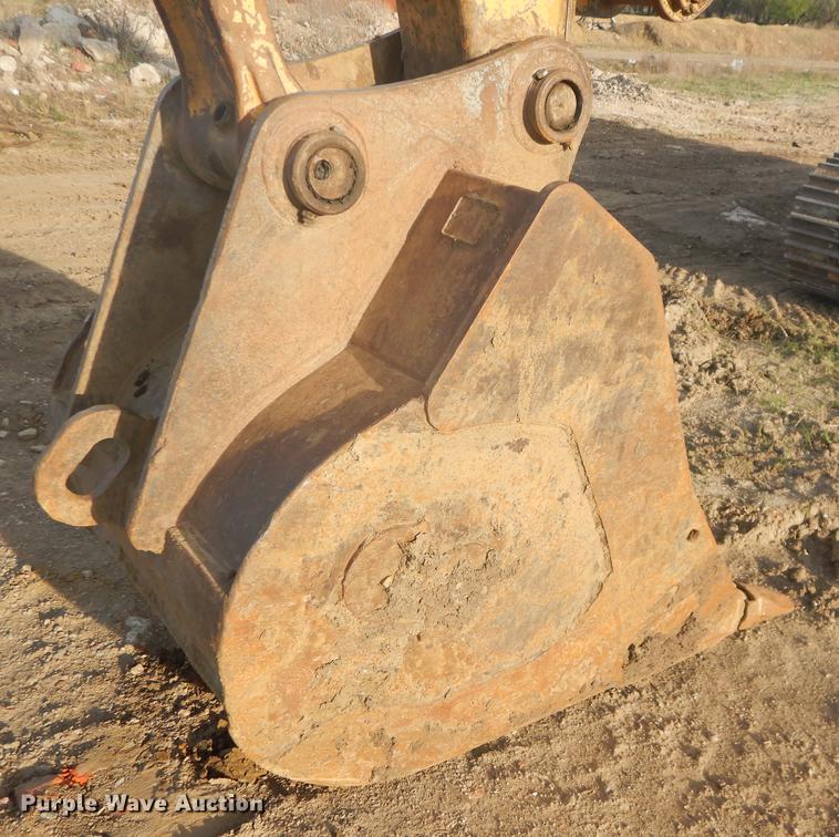 image for item FH9252 1997 John Deere 200LC excavator