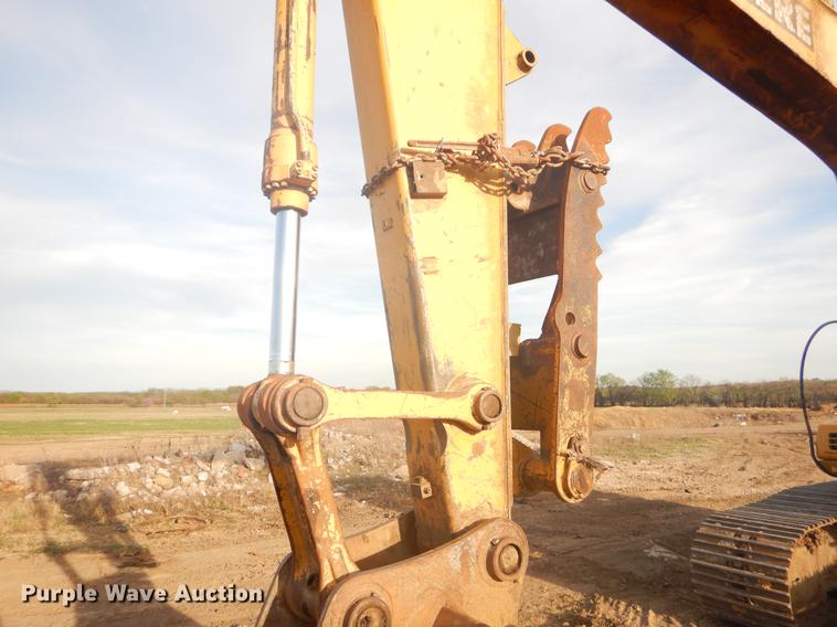 image for item FH9252 1997 John Deere 200LC excavator