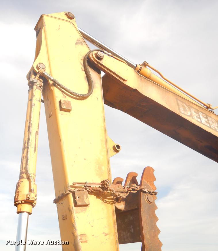 image for item FH9252 1997 John Deere 200LC excavator