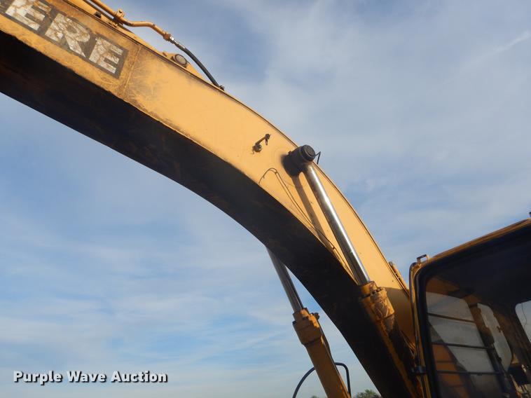 image for item FH9252 1997 John Deere 200LC excavator