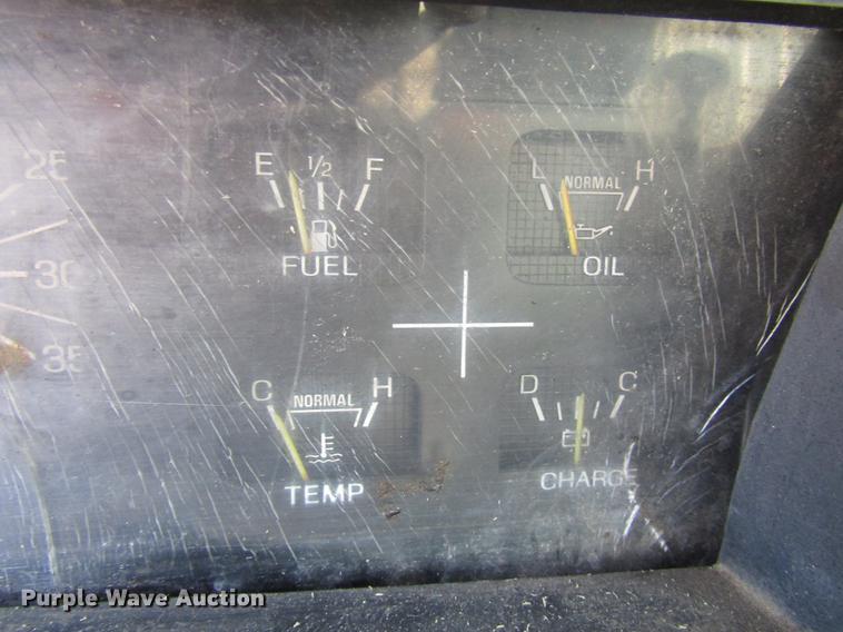 image for item FJ9626 1994 Ford F700 oil distributor truck