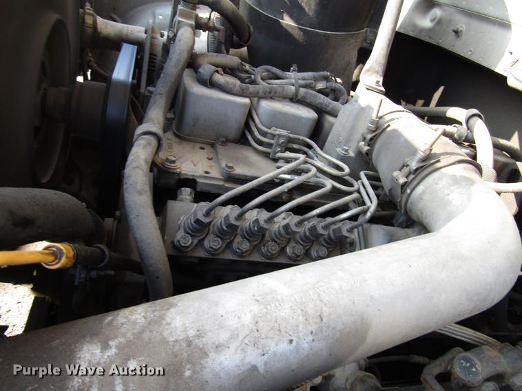 image for item FJ9626 1994 Ford F700 oil distributor truck