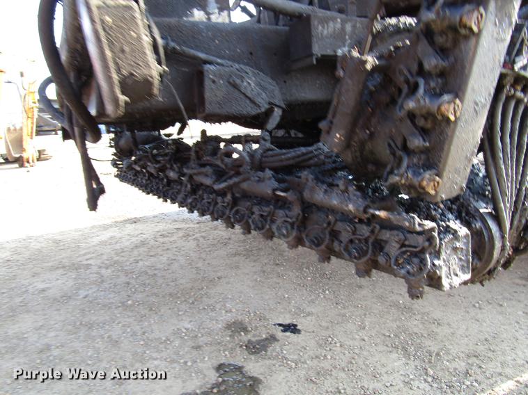 image for item FJ9626 1994 Ford F700 oil distributor truck