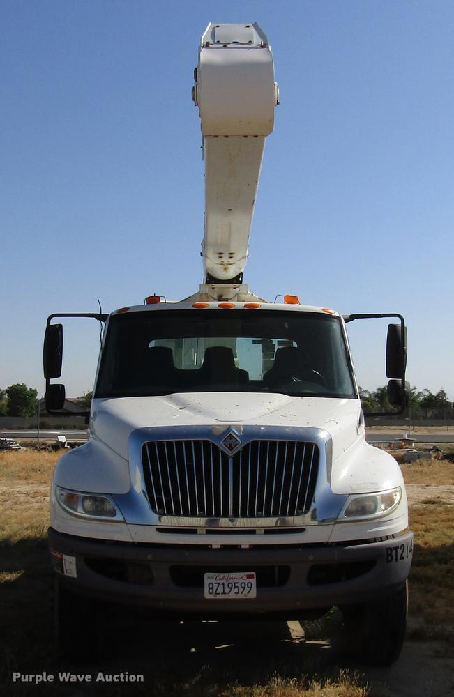 image for item FJ9672 2009 International DuraStar 4300 bucket truck
