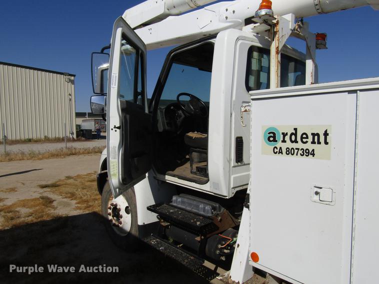 image for item FJ9672 2009 International DuraStar 4300 bucket truck