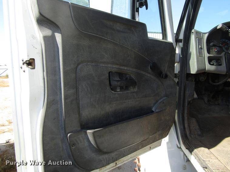 image for item FJ9672 2009 International DuraStar 4300 bucket truck