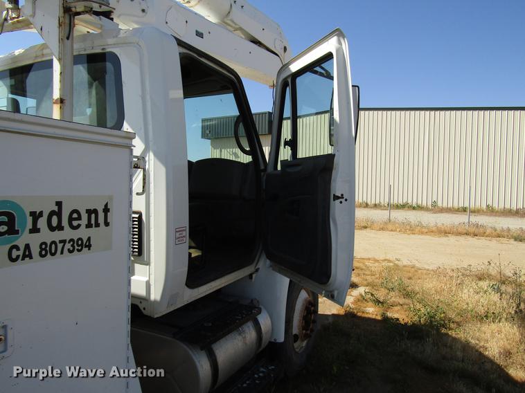 image for item FJ9672 2009 International DuraStar 4300 bucket truck
