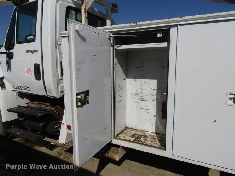 image for item FJ9672 2009 International DuraStar 4300 bucket truck