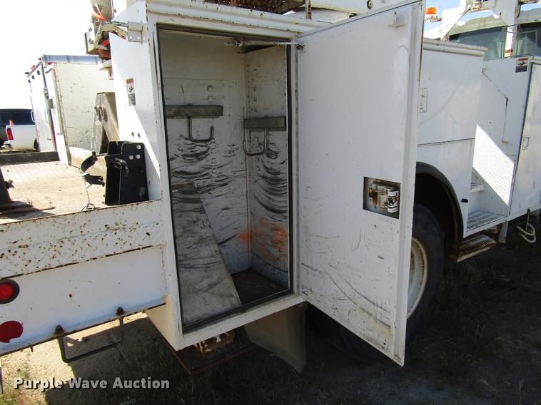 image for item FJ9672 2009 International DuraStar 4300 bucket truck