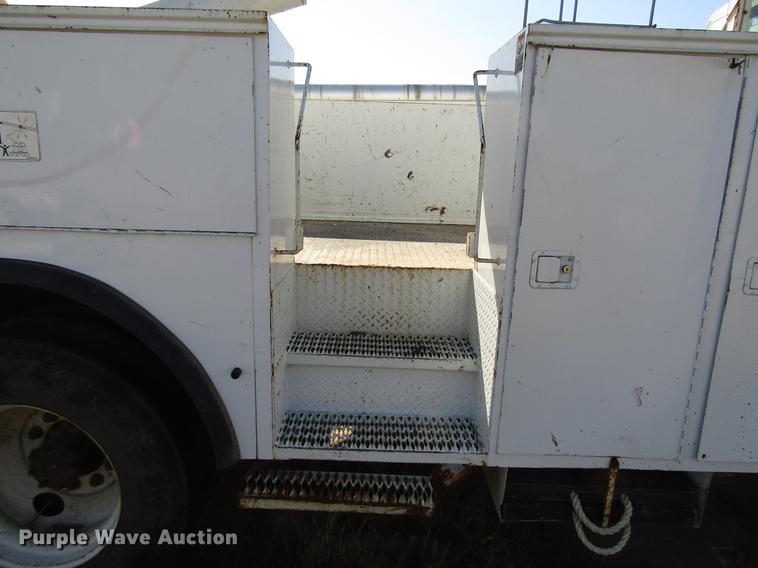 image for item FJ9672 2009 International DuraStar 4300 bucket truck