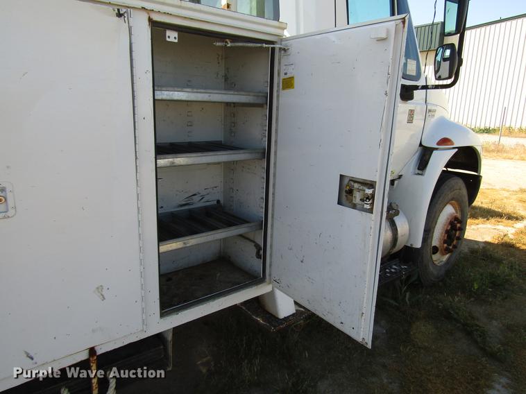 image for item FJ9672 2009 International DuraStar 4300 bucket truck