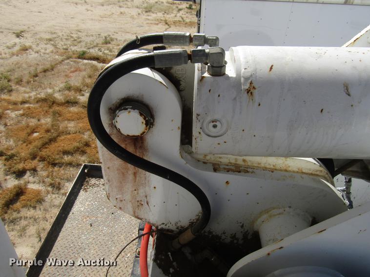 image for item FJ9672 2009 International DuraStar 4300 bucket truck