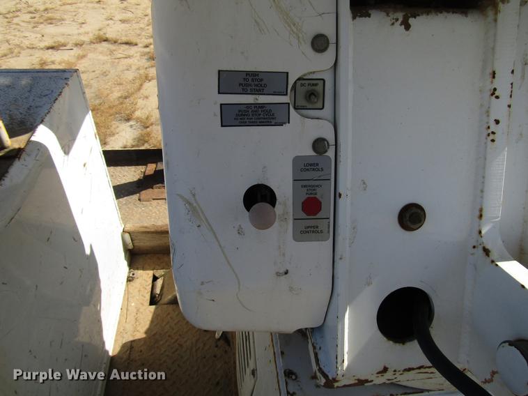 image for item FJ9672 2009 International DuraStar 4300 bucket truck