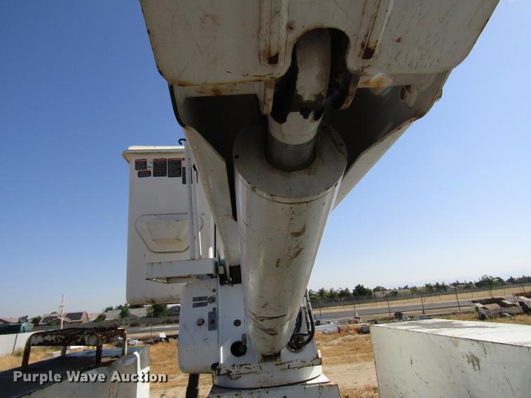 image for item FJ9672 2009 International DuraStar 4300 bucket truck