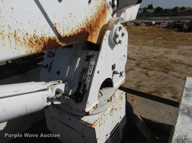 image for item FJ9672 2009 International DuraStar 4300 bucket truck