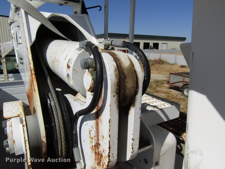 image for item FJ9672 2009 International DuraStar 4300 bucket truck