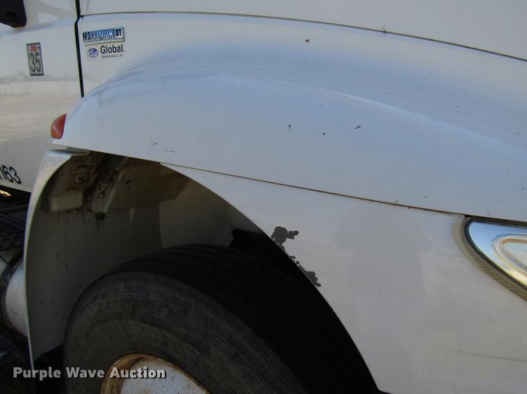 image for item FJ9672 2009 International DuraStar 4300 bucket truck