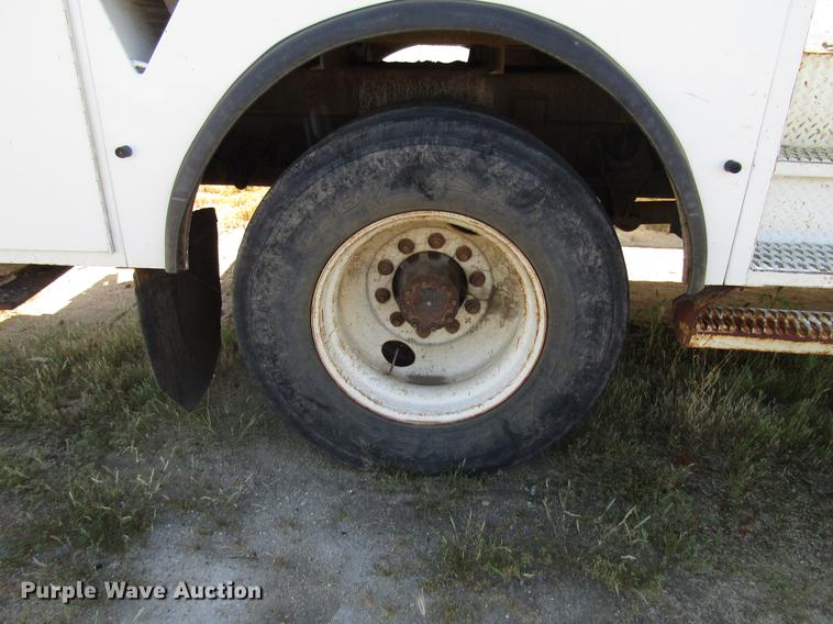 image for item FJ9672 2009 International DuraStar 4300 bucket truck