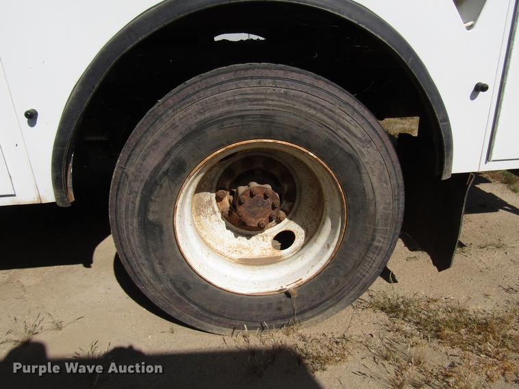 image for item FJ9672 2009 International DuraStar 4300 bucket truck