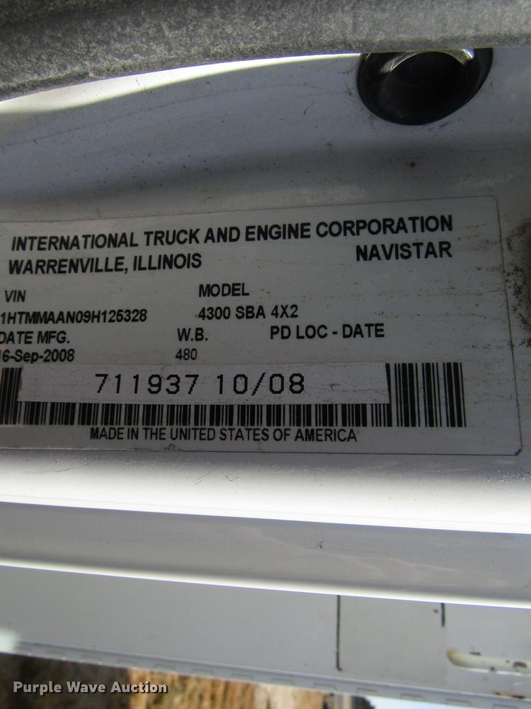 image for item FJ9672 2009 International DuraStar 4300 bucket truck