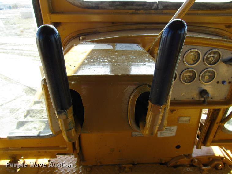 image for item FJ9674 1971 Caterpillar D8H dozer