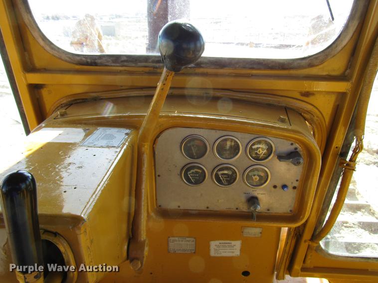 image for item FJ9674 1971 Caterpillar D8H dozer
