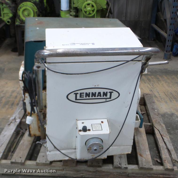 image for item FM9272 Tennant 42E-HD sweeper