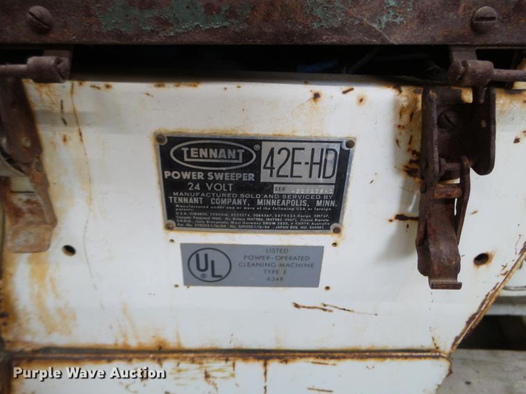 image for item FM9272 Tennant 42E-HD sweeper