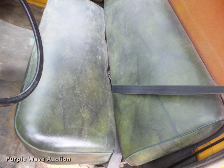 image for item FM9273 1991 Ford F700 service truck