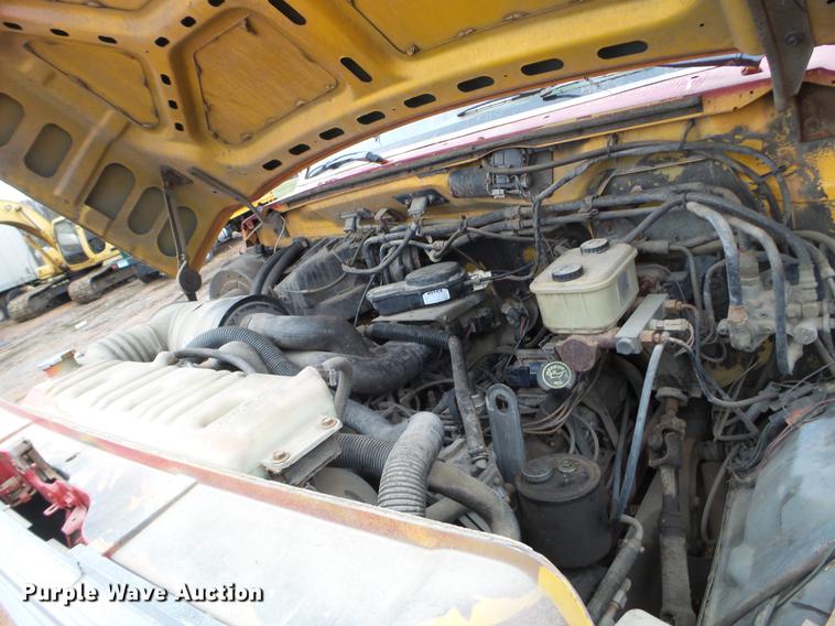 image for item FM9273 1991 Ford F700 service truck