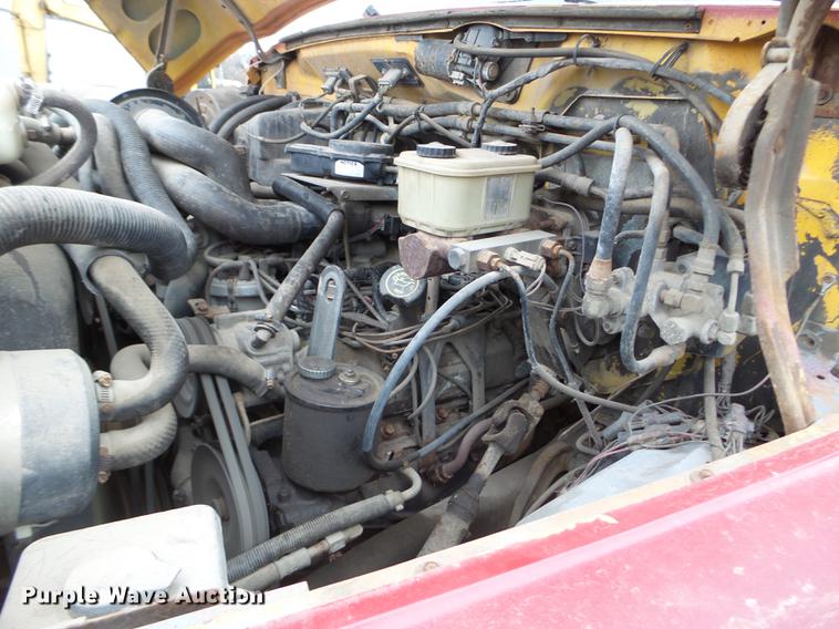 image for item FM9273 1991 Ford F700 service truck