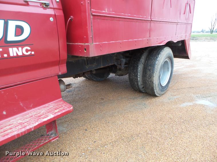 image for item FM9273 1991 Ford F700 service truck