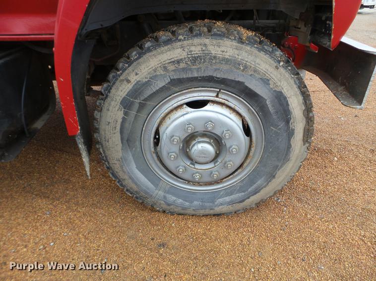 image for item FM9273 1991 Ford F700 service truck