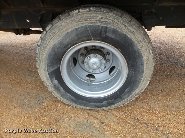 image for item FM9273 1991 Ford F700 service truck