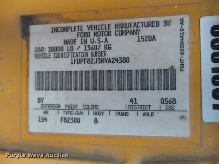 image for item FM9273 1991 Ford F700 service truck