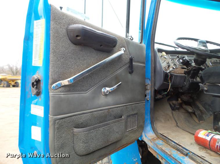 image for item FM9274 1997 Ford LTA9000 dump truck